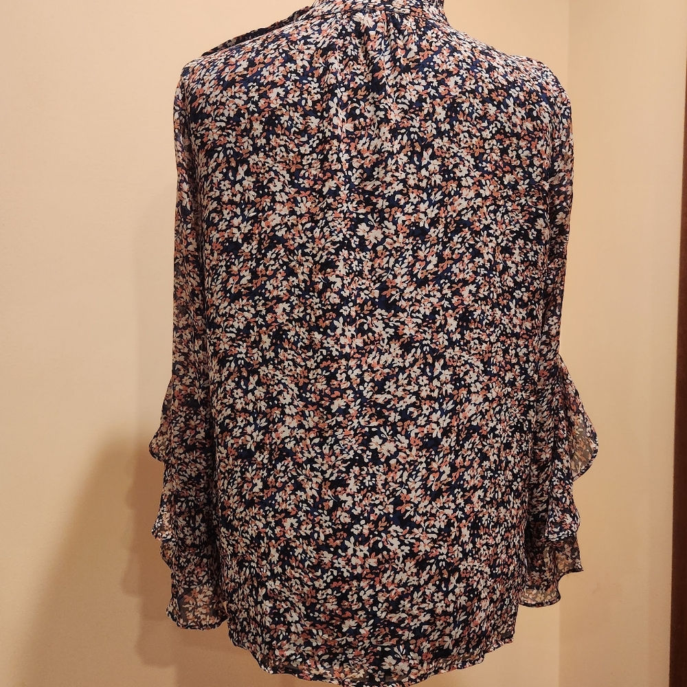 Vince Camuto Fresh Blooms Print 3/4 Sleeve Button Shoulder Chiffon Blouse size M - Picture 6 of 14